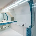 Makom Pereire Otel Paris
