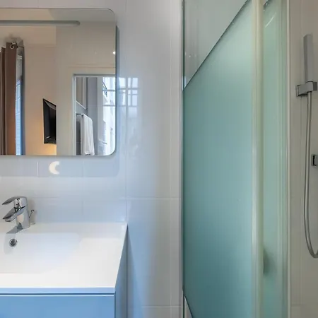 Makom Pereire Hotel Paris