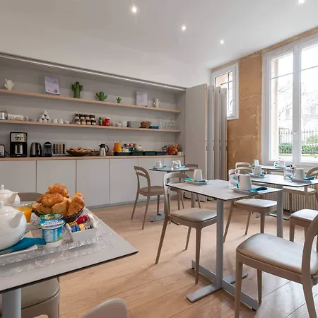 Hotel Makom Pereire Parigi