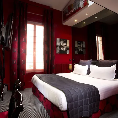 Makom Pereire Hotel 3*