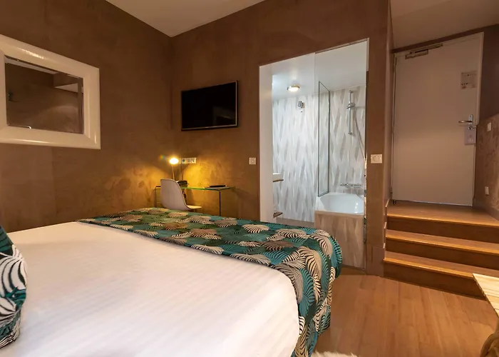 Makom Pereire Париж