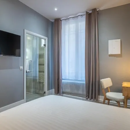 Makom Pereire Hotel 3*