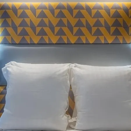 Makom Pereire Hotel