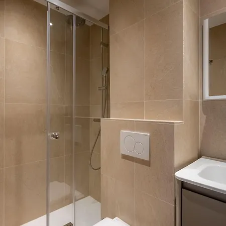 Makom Pereire 3*