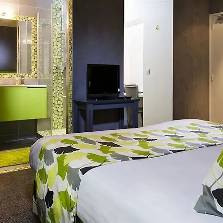 Makom Pereire 3*