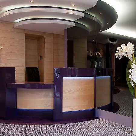 Makom Pereire 3*