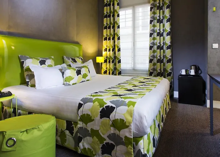 Makom Pereire Hotel 3*