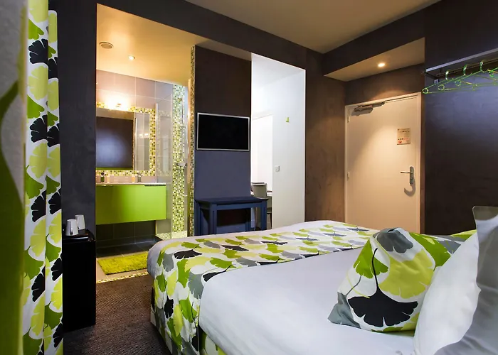 Makom Pereire 3*