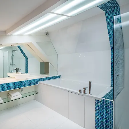 Makom Pereire Otel Paris