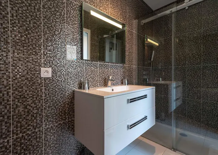 Makom Pereire Hotel Paris
