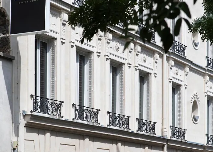 Makom Pereire Hotel