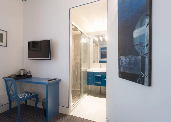 Makom Pereire 3*