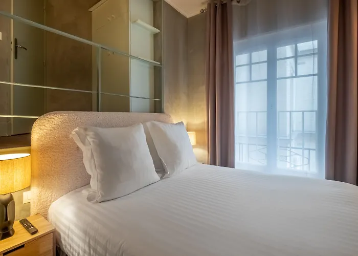 Makom Pereire 3*
