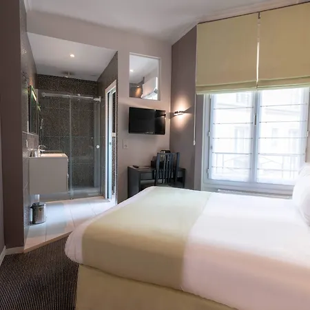 Makom Pereire 3*